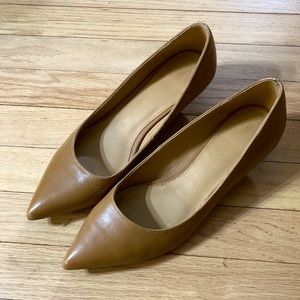 Carmel colored Nine West kitten heels size 8.5
